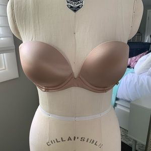 36B Victoria’s Secret very sexy strapless bra